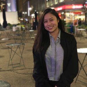 Meet your Posher, Larissa